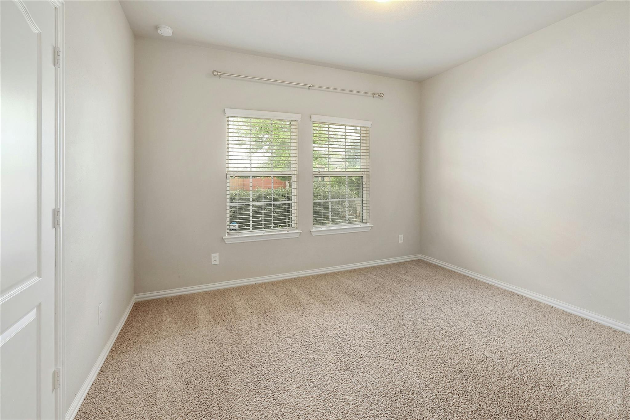 1029 Feldspar Stream Way Property Photo 9
