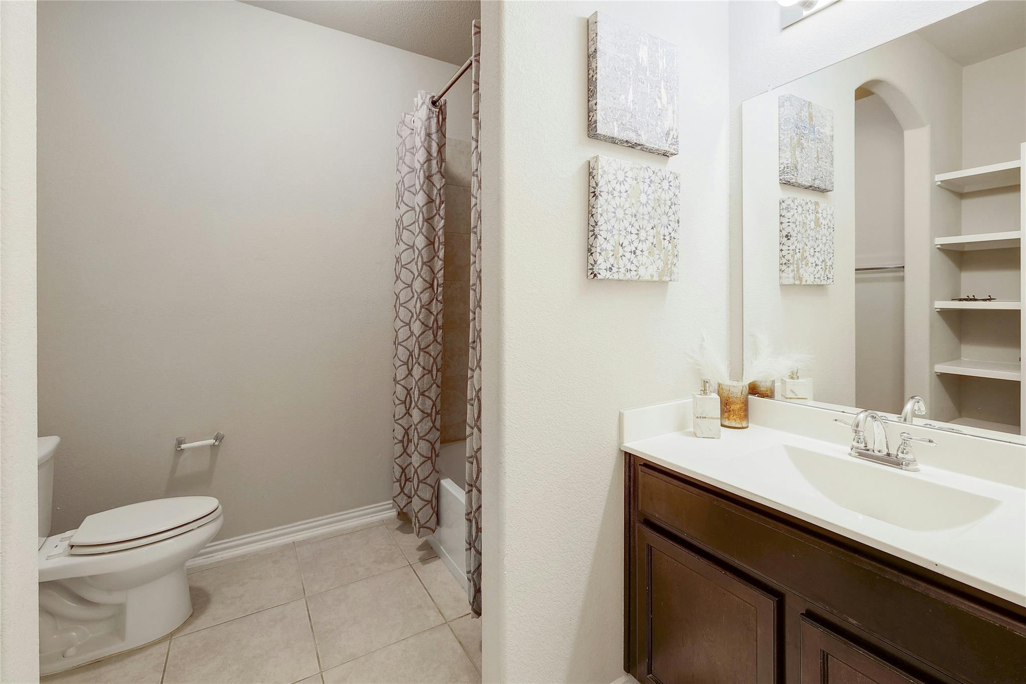 1029 Feldspar Stream Way Property Photo 10