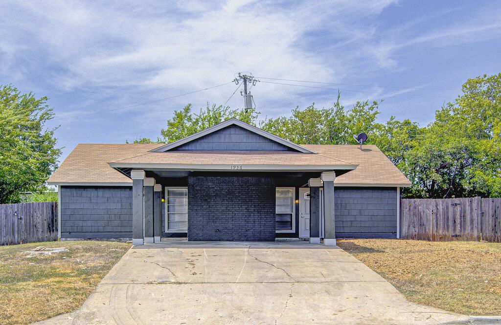 1936 Nicole Cir #b Property Photo 1
