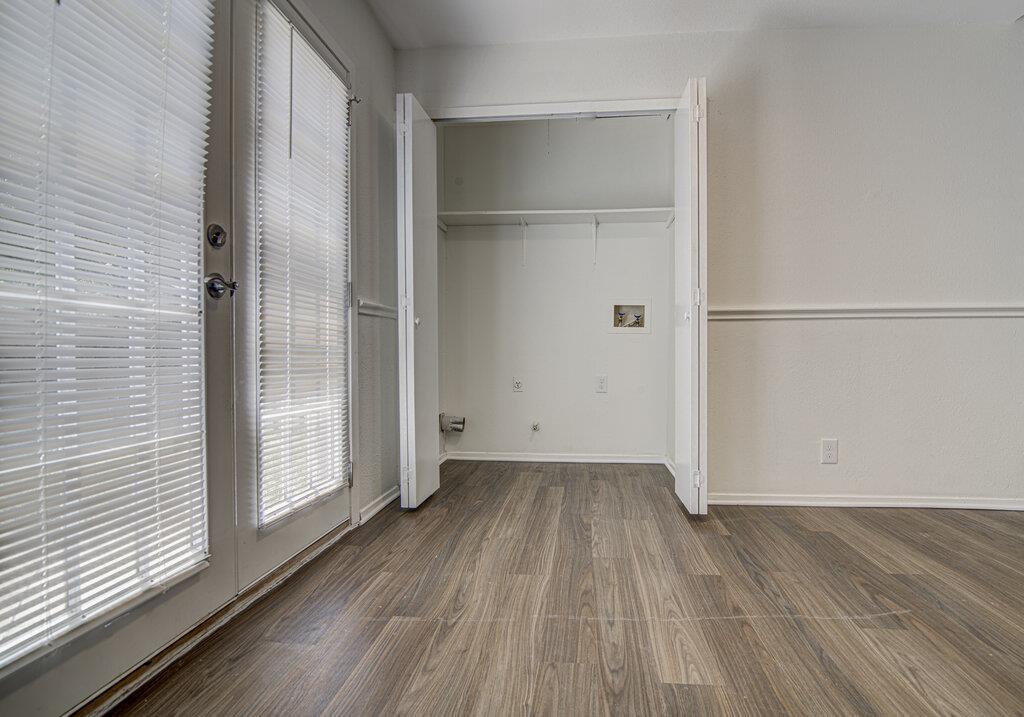 1936 Nicole Cir #b Property Photo 8