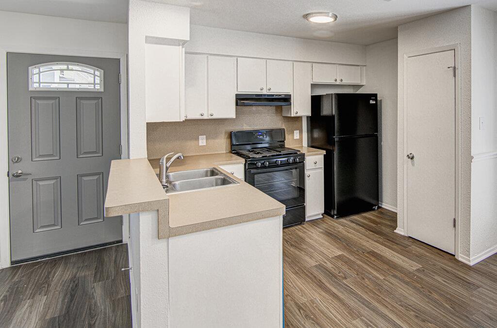 1936 Nicole Cir #b Property Photo 9
