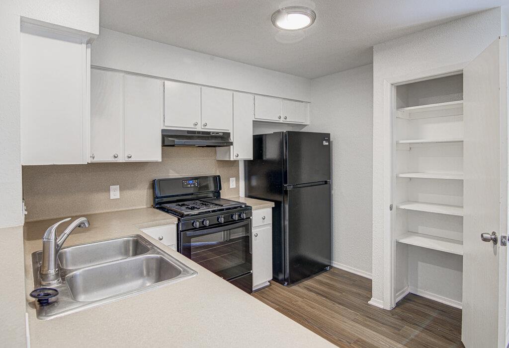 1936 Nicole Cir #b Property Photo 11