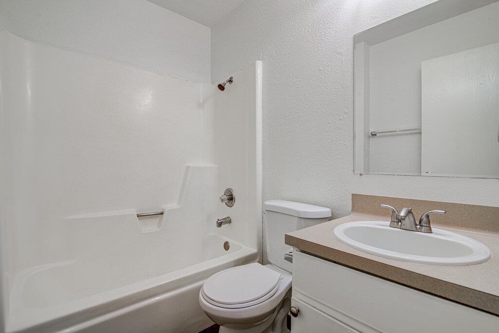 1936 Nicole Cir #b Property Photo 20