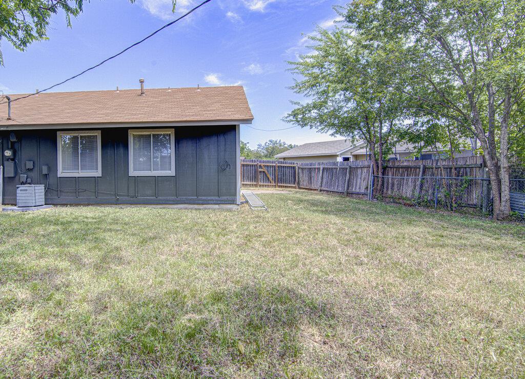 1936 Nicole Cir #b Property Photo 23