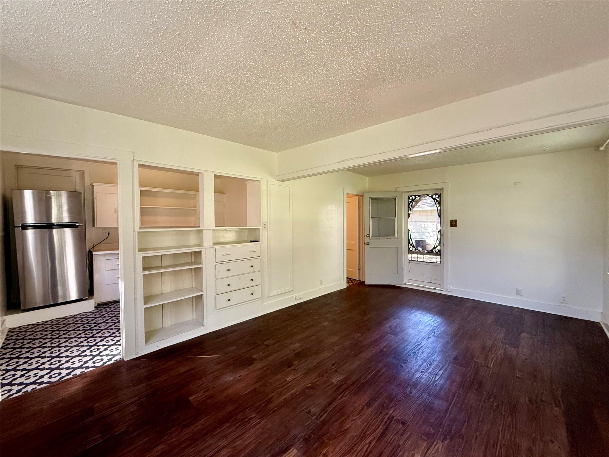 916 Keith Ln #c Property Photo 4