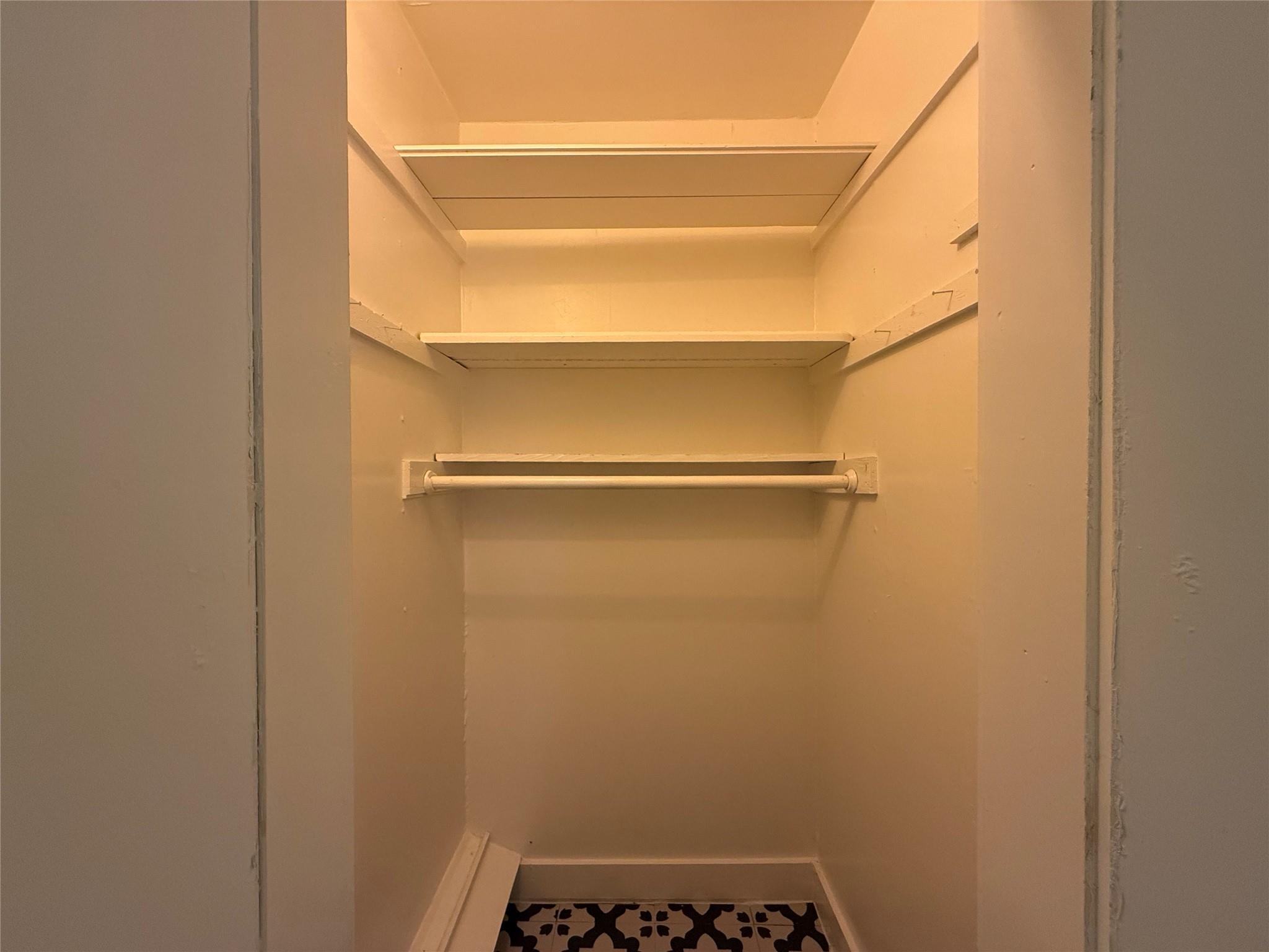 916 Keith Ln #c Property Photo 9