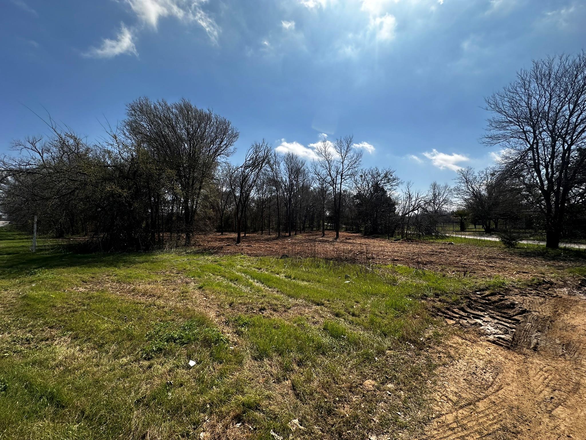 000 E. 2nd St & Taylor Ln Property Photo