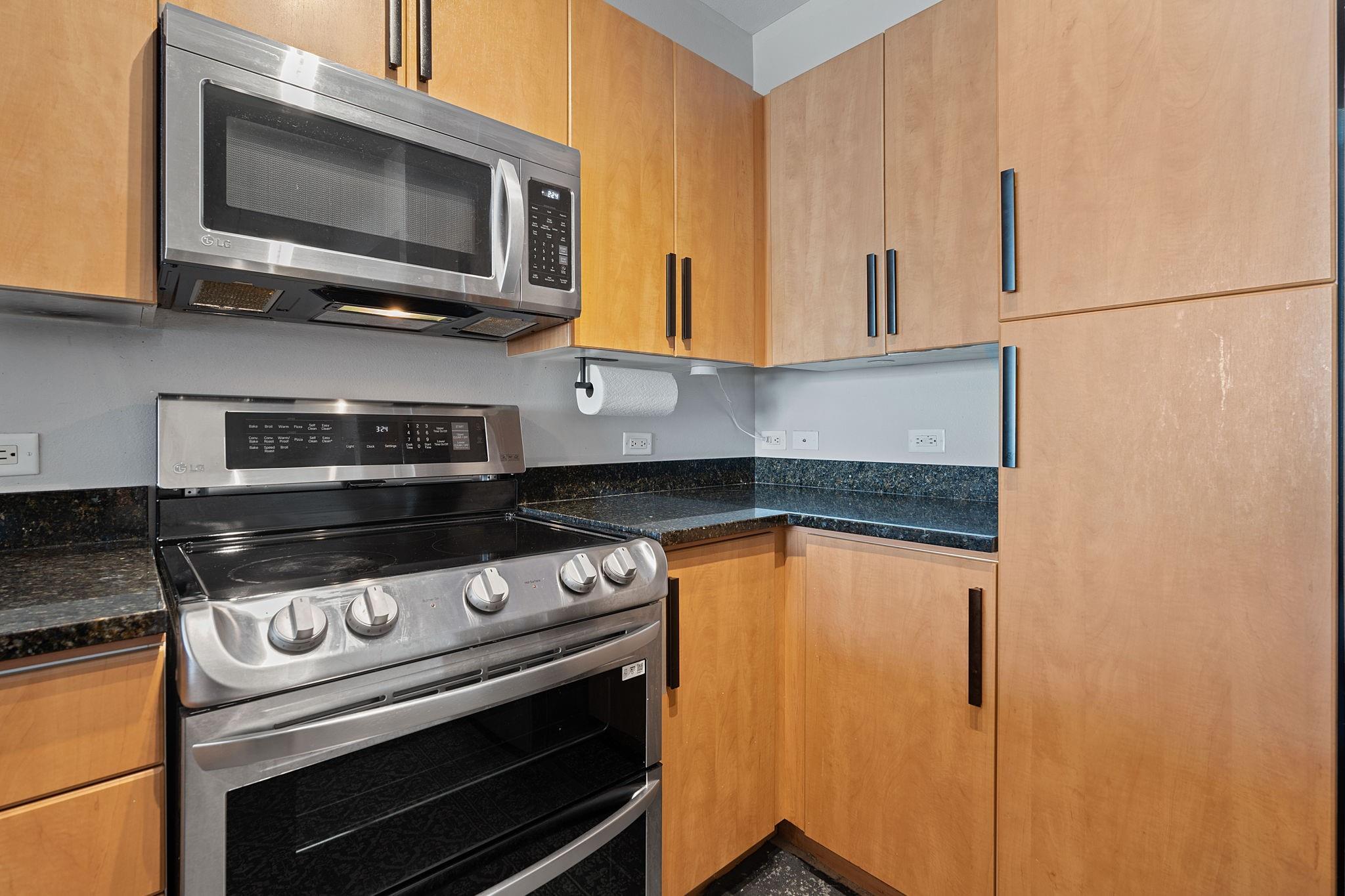 54 Rainey St 815 Property Photo 11