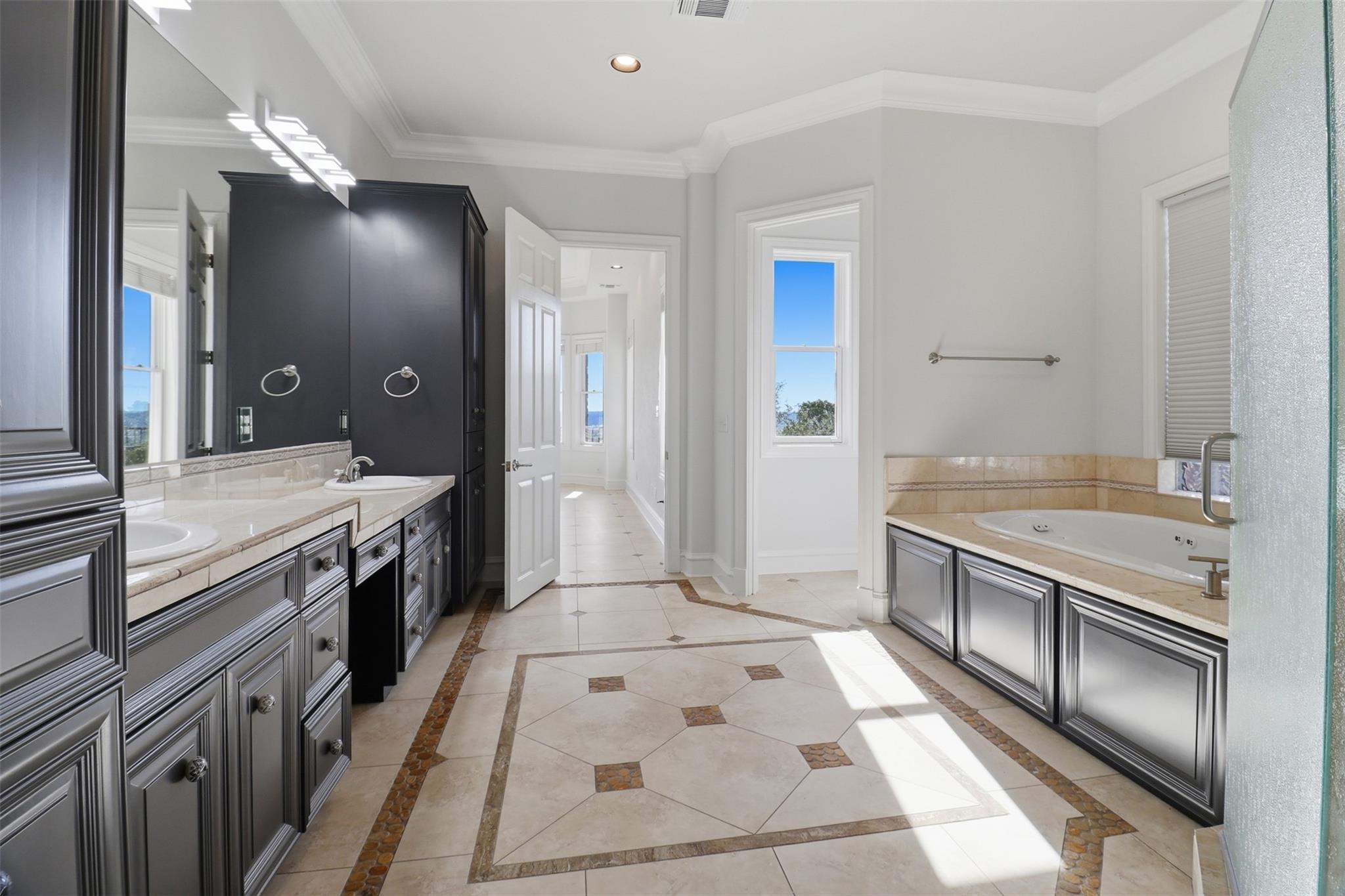1071 Escalar Dr Property Photo 10