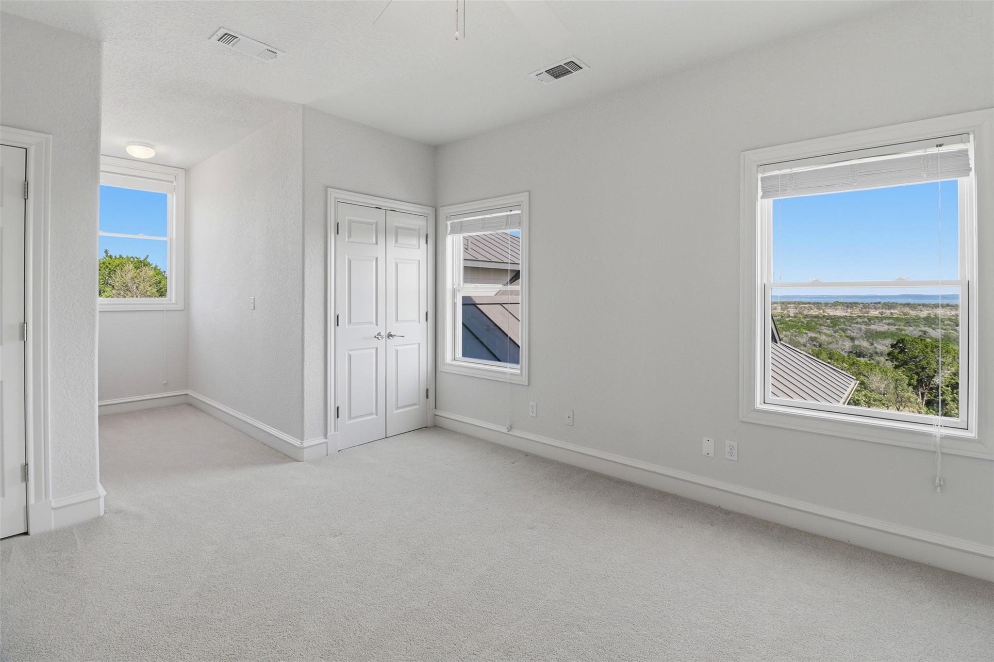 1071 Escalar Dr Property Photo 18
