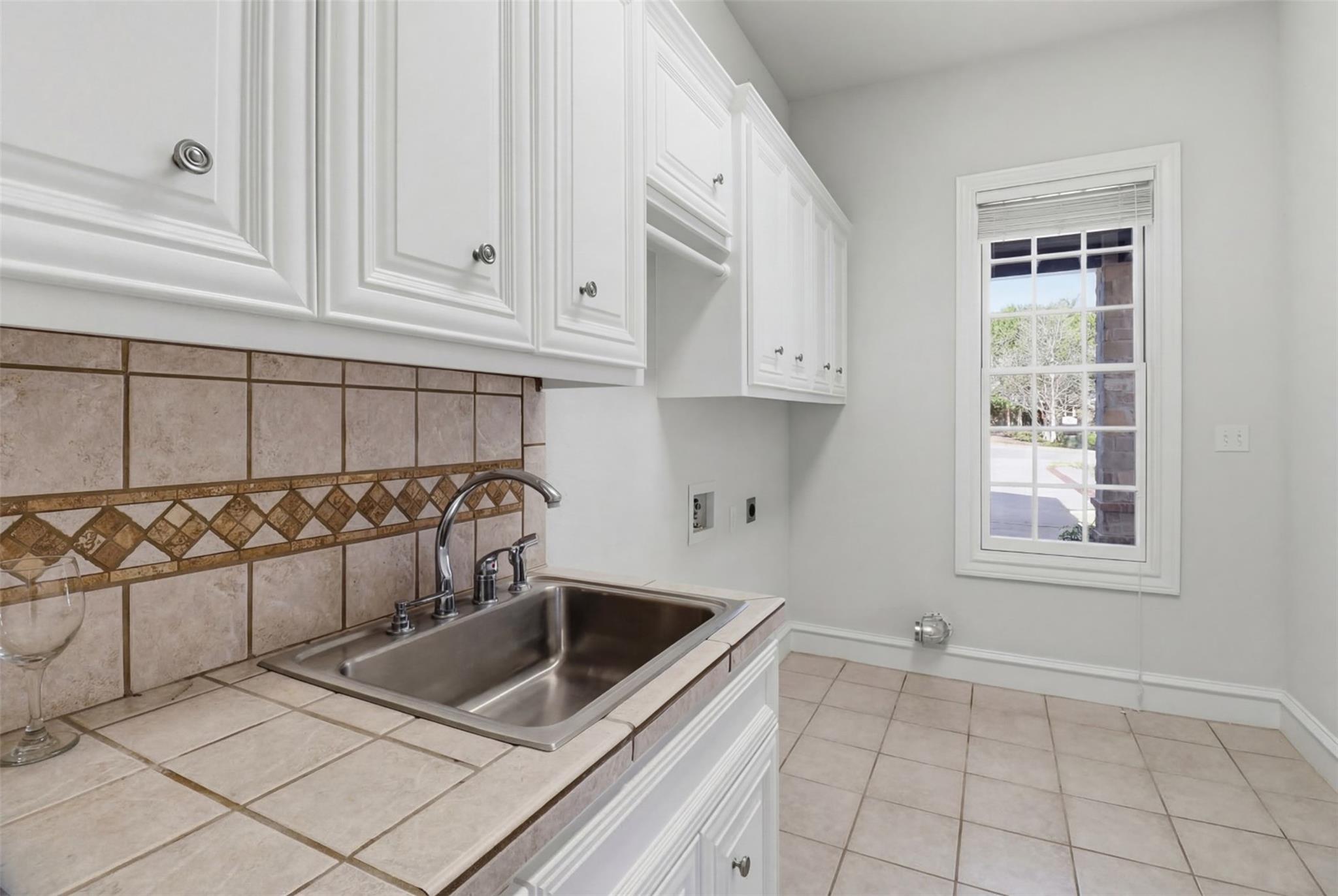 1071 Escalar Dr Property Photo 38