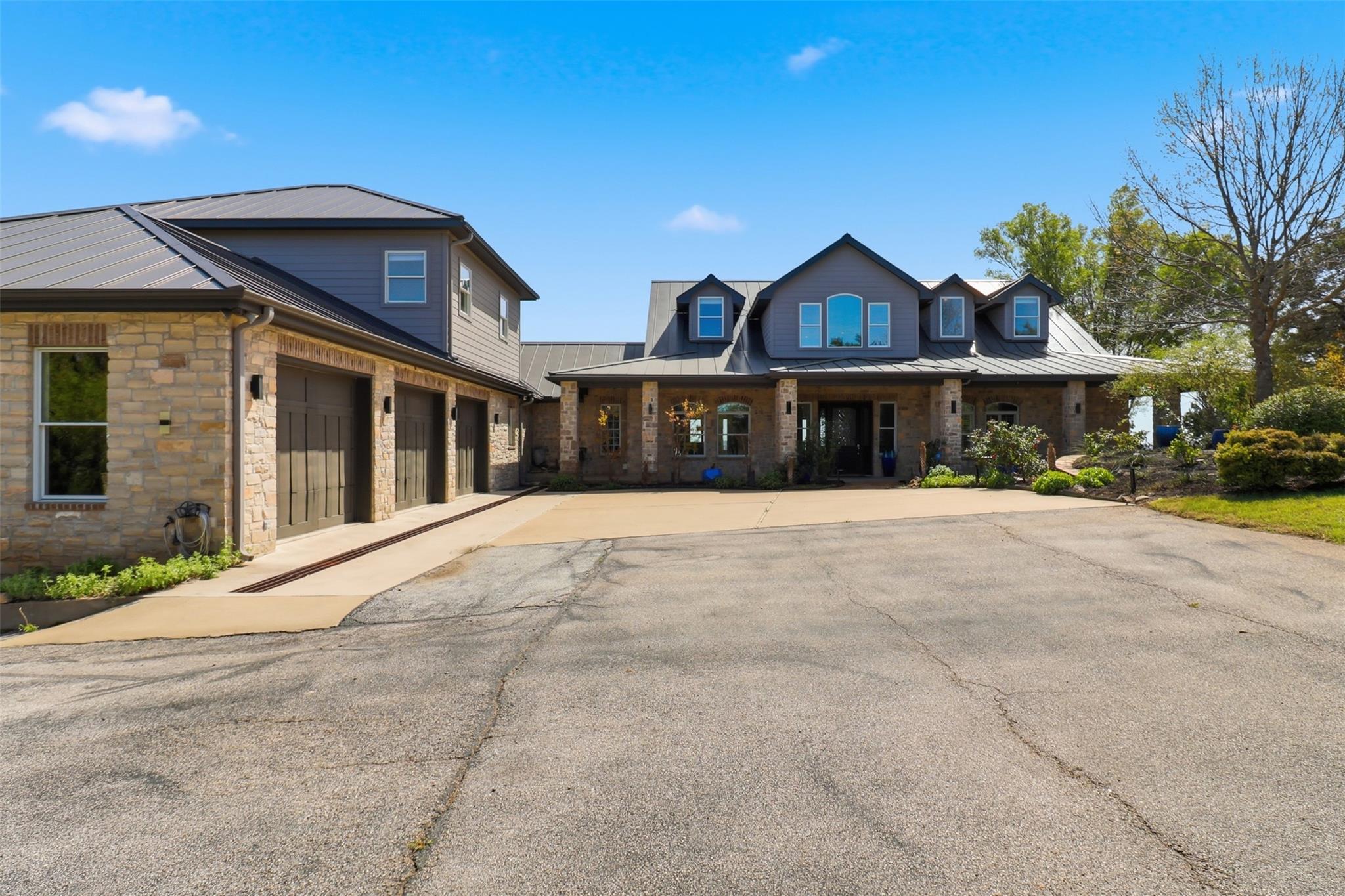 1071 Escalar Dr Property Photo 40