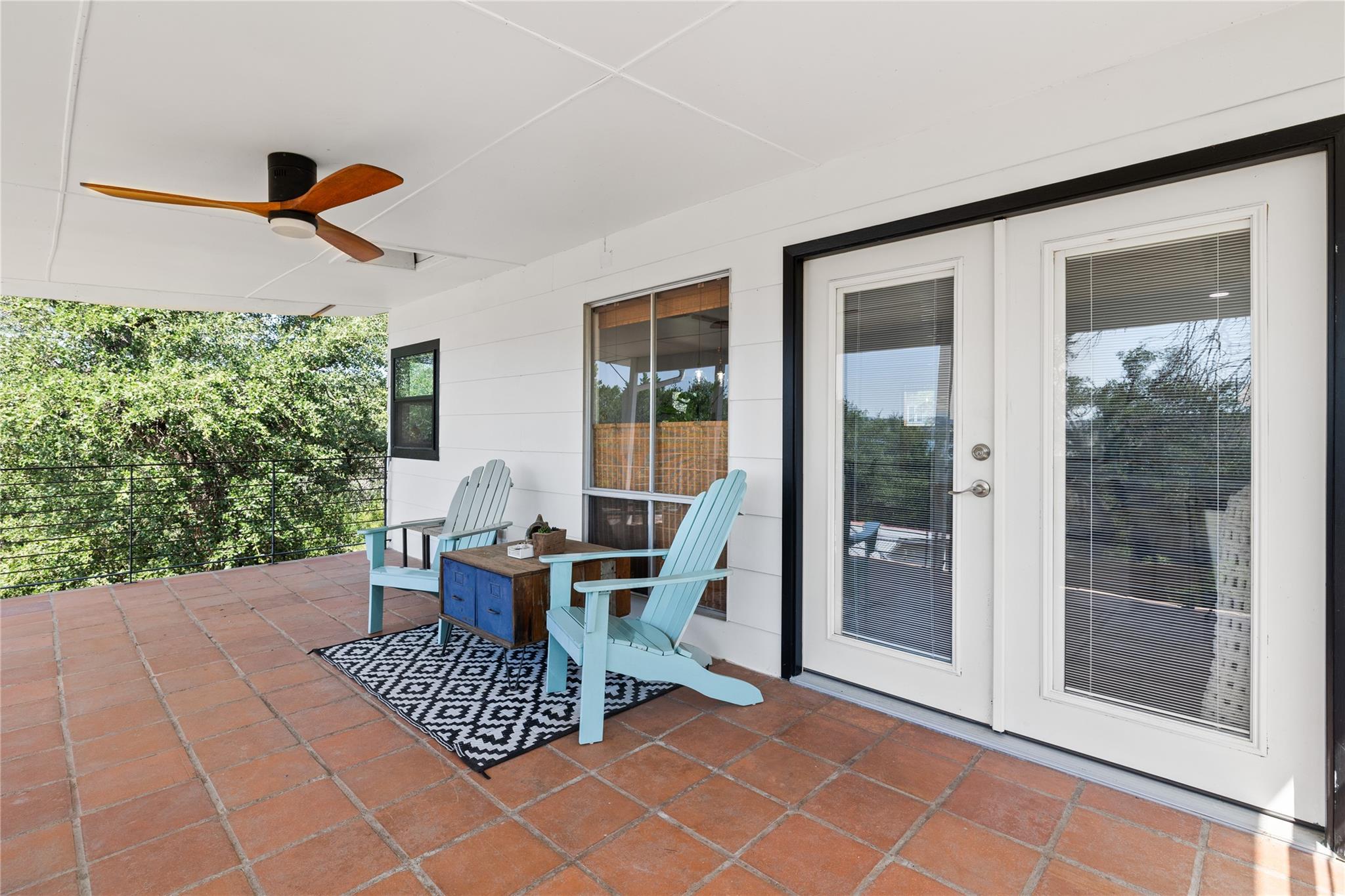 925 Windy Shores Loop Property Photo 2