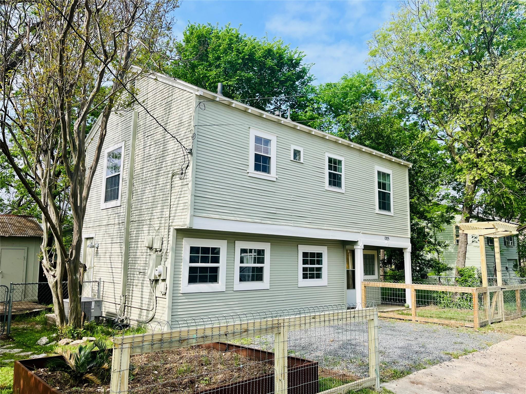 1005 Ellingson Ln Property Photo 1
