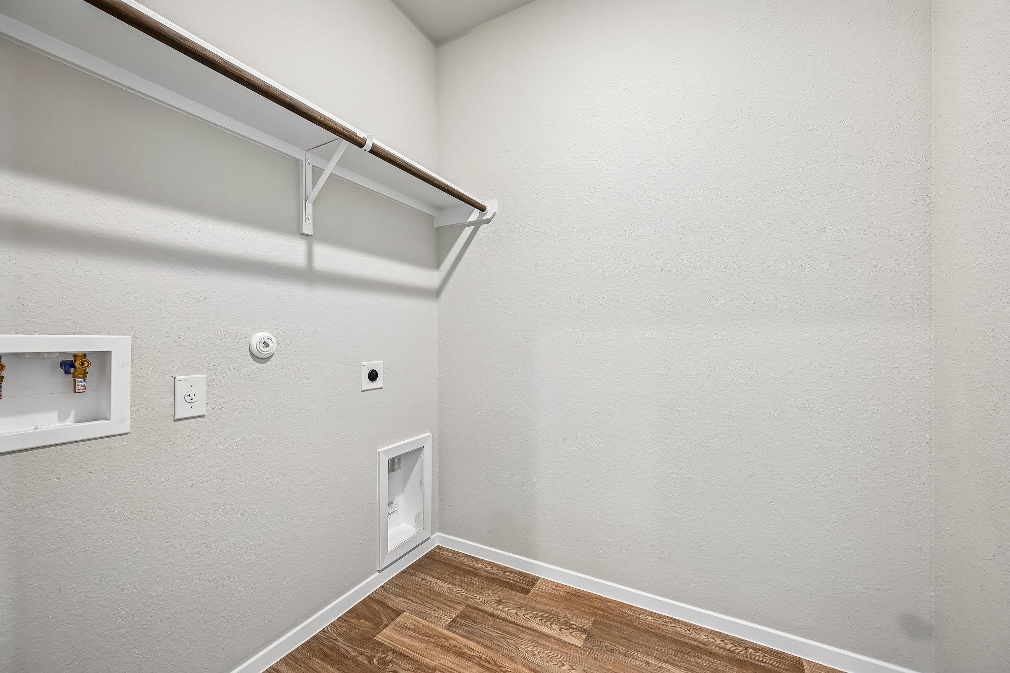 180 Lennox Dr Property Photo 35