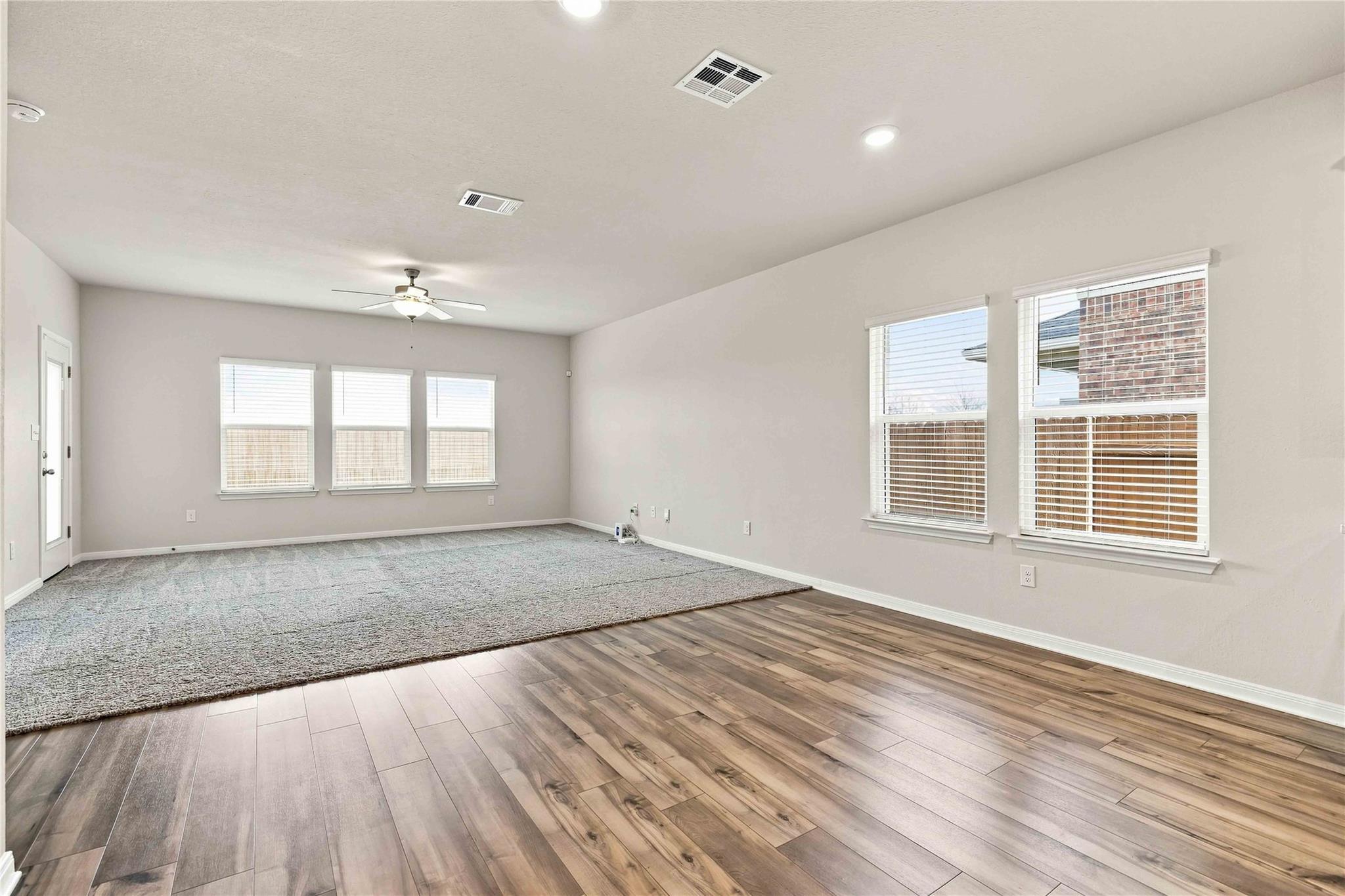 14412 Heartland Dr Property Photo 4