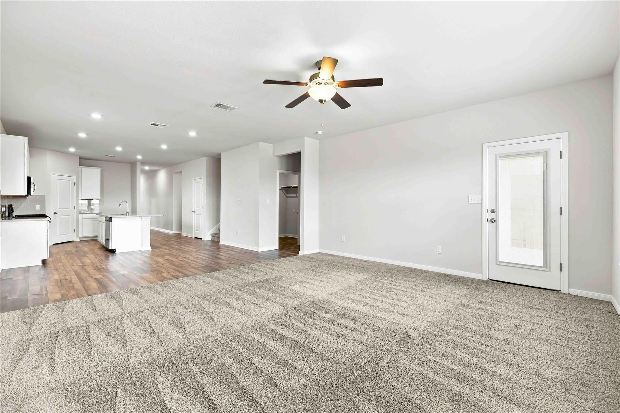 14412 Heartland Dr Property Photo 10