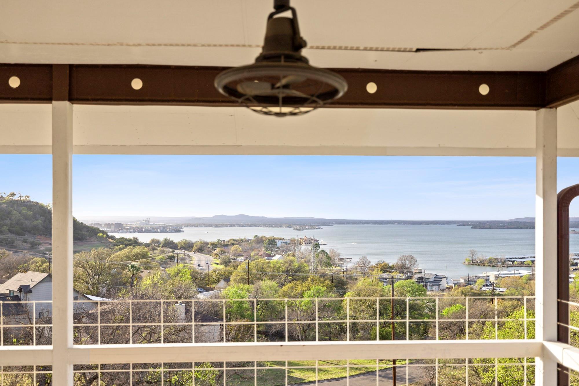 200 Kings Way Property Photo