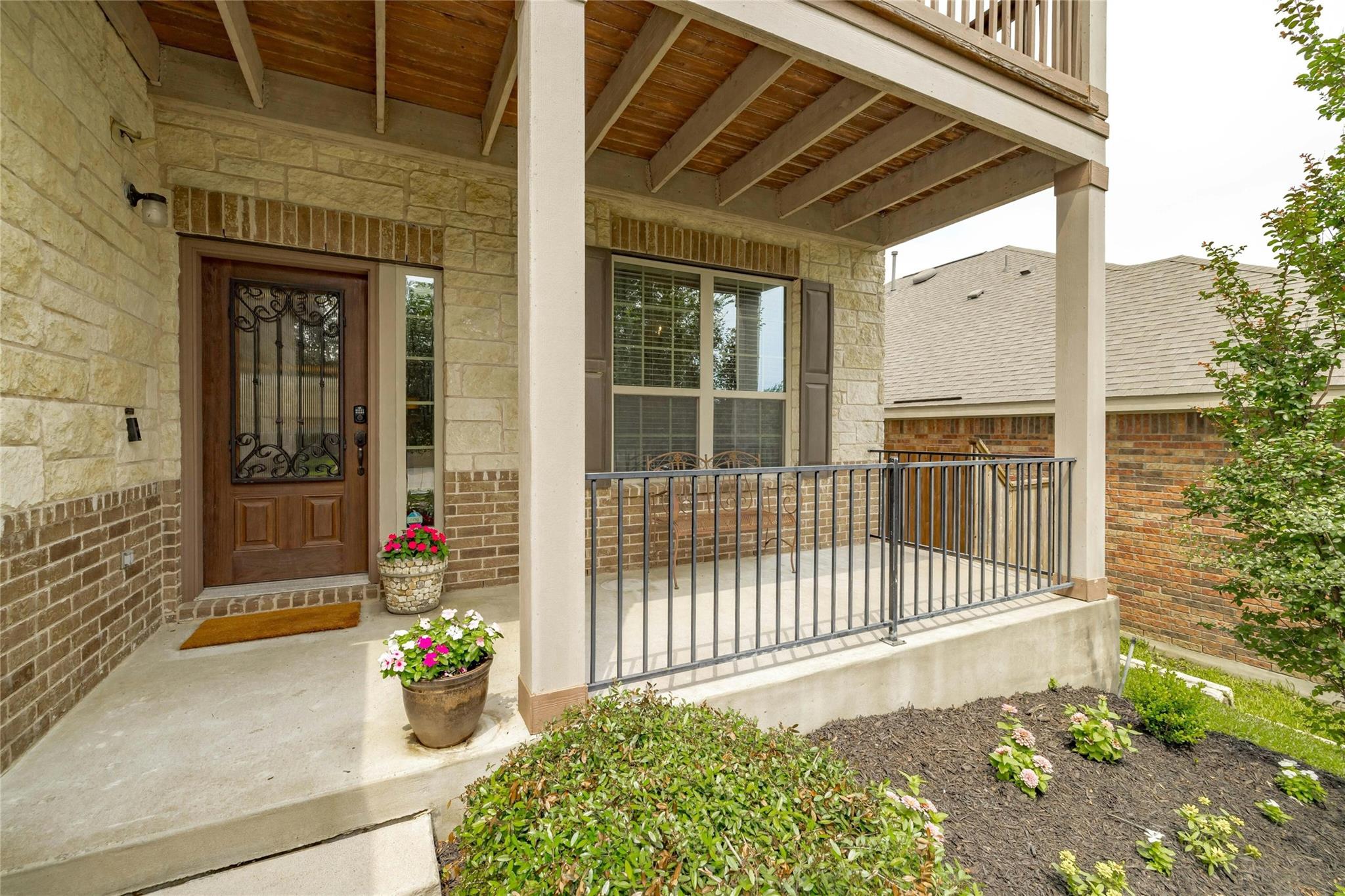 1906 Autumn Run Ln Property Photo 3
