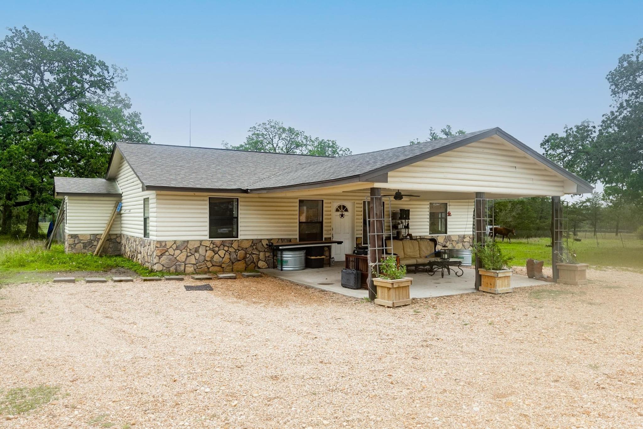 326 Zapalac Rd Property Photo