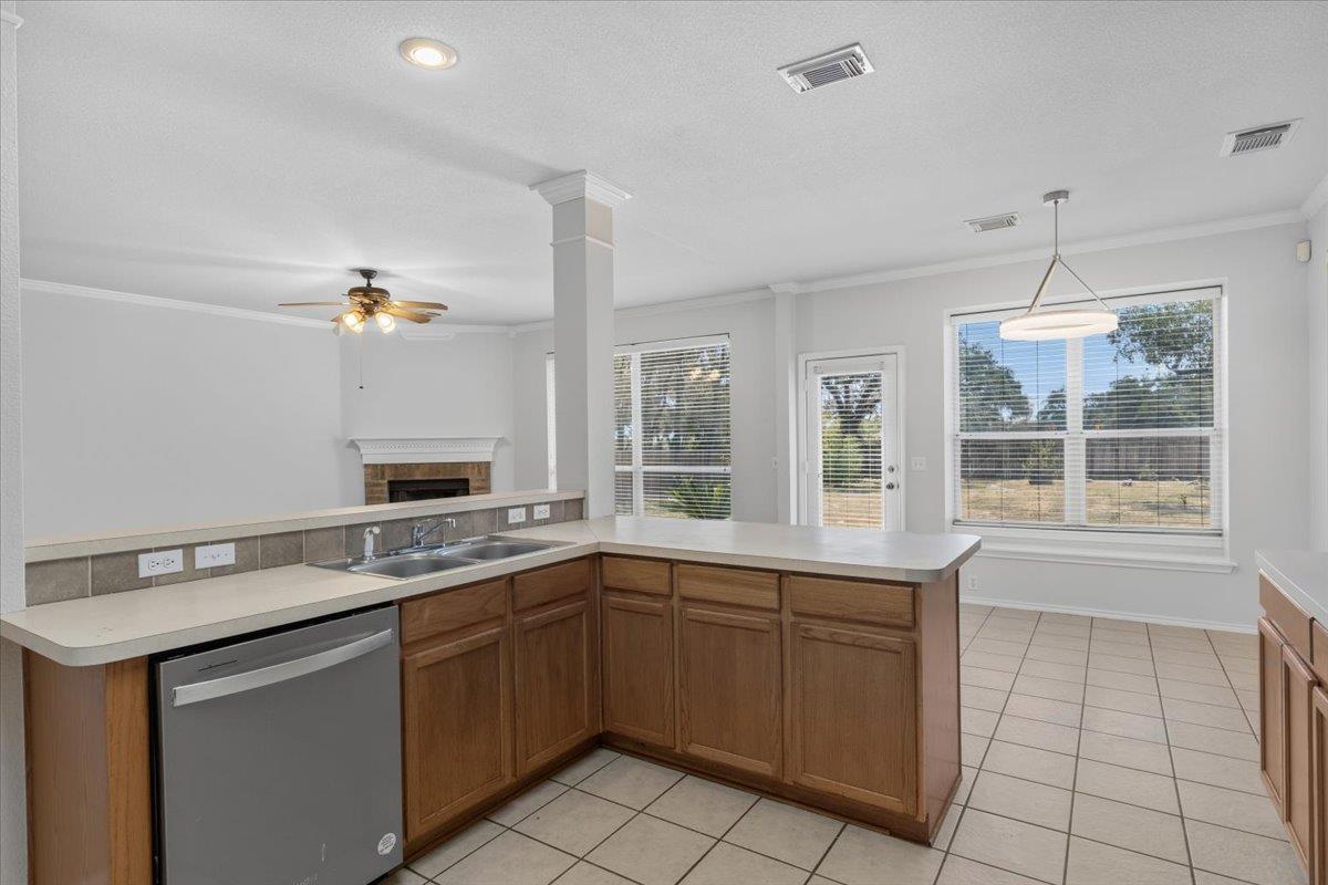 11217 Jockey Bluff Dr Property Photo 8