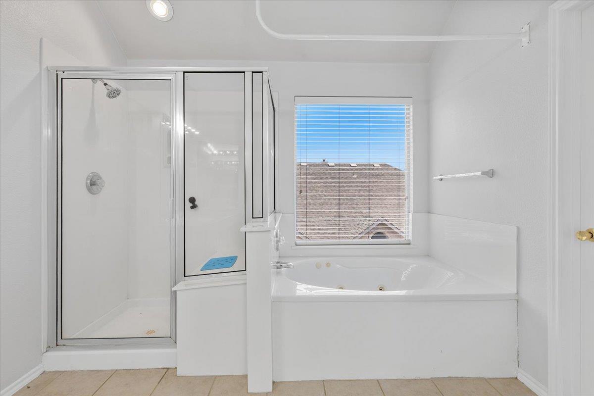 11217 Jockey Bluff Dr Property Photo 13