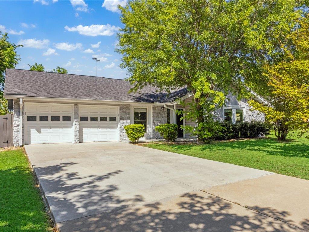 7302 Meadowood Drive Dr Property Photo