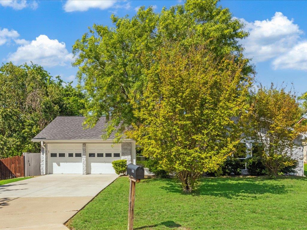 7302 Meadowood Drive Dr Property Photo 3
