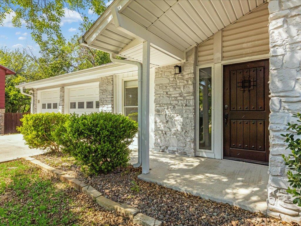 7302 Meadowood Drive Dr Property Photo 4