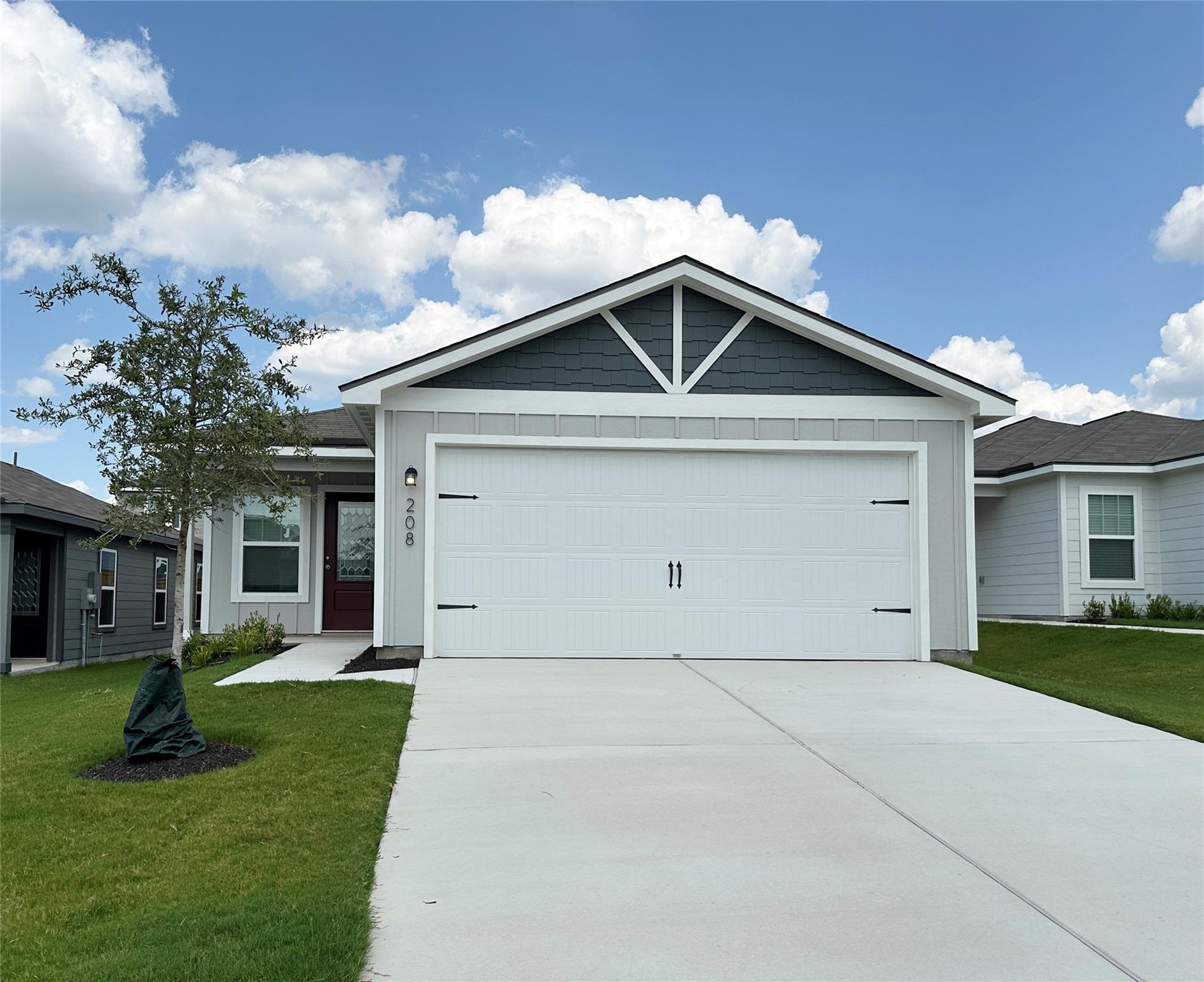 208 Morrison Dr Property Photo