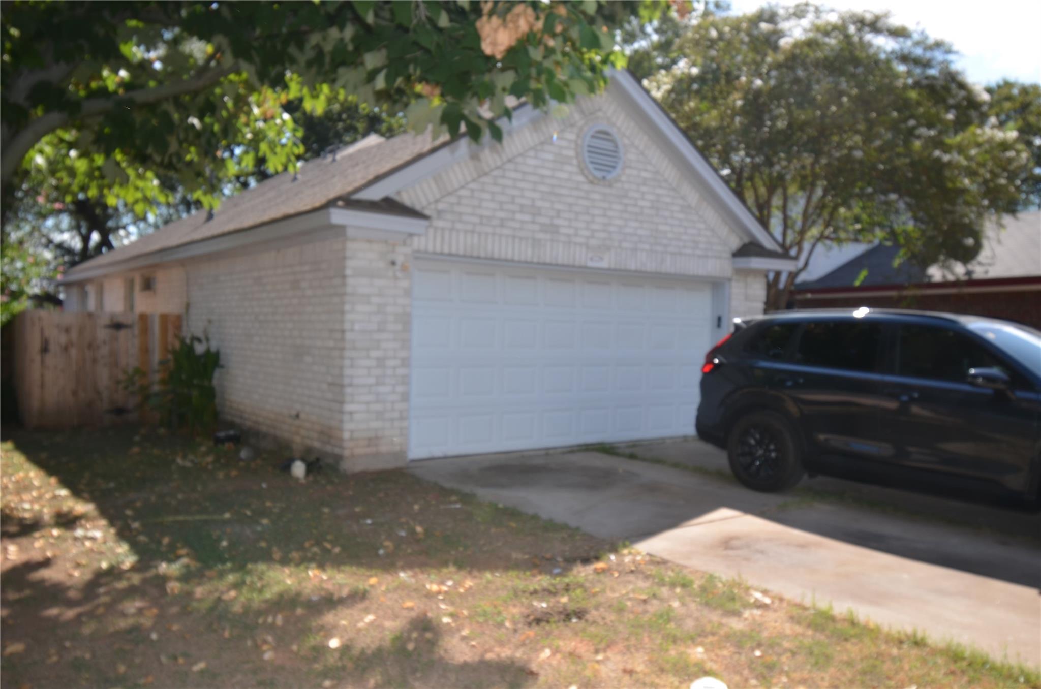 4729 Castleman Dr Property Photo 2