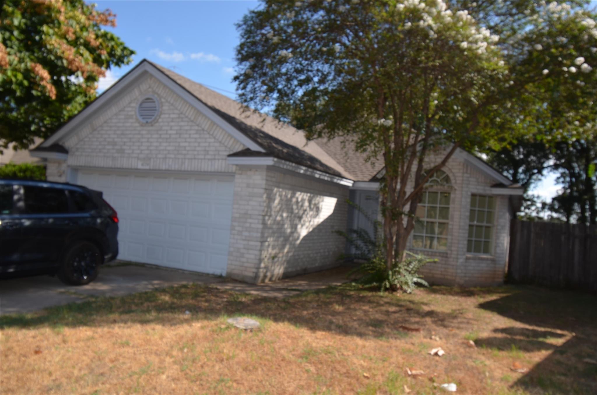 4729 Castleman Dr Property Photo 3