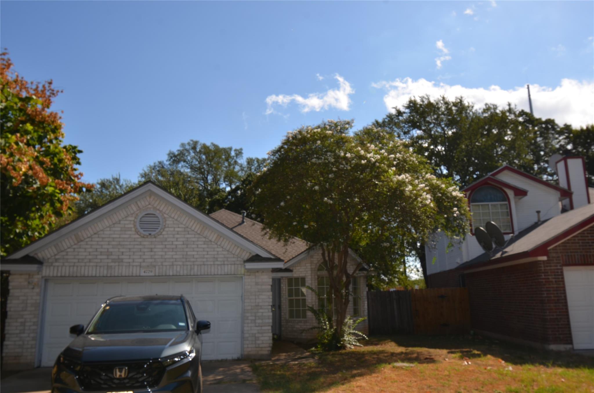 4729 Castleman Dr Property Photo 4
