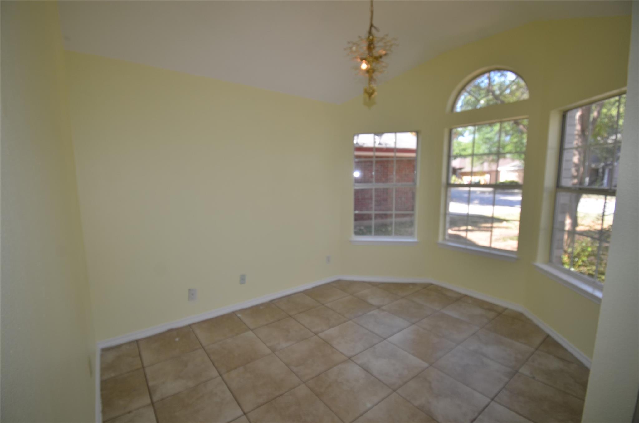 4729 Castleman Dr Property Photo 7