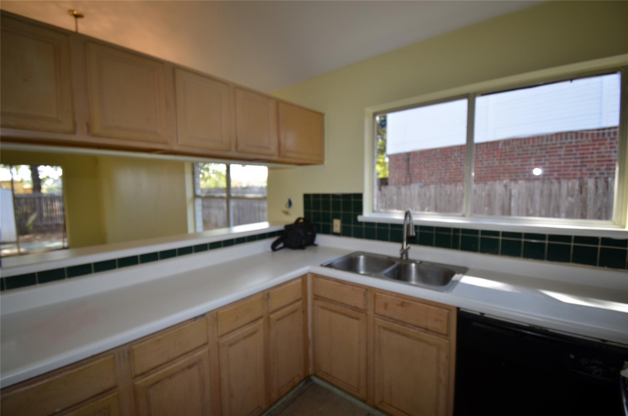 4729 Castleman Dr Property Photo 12