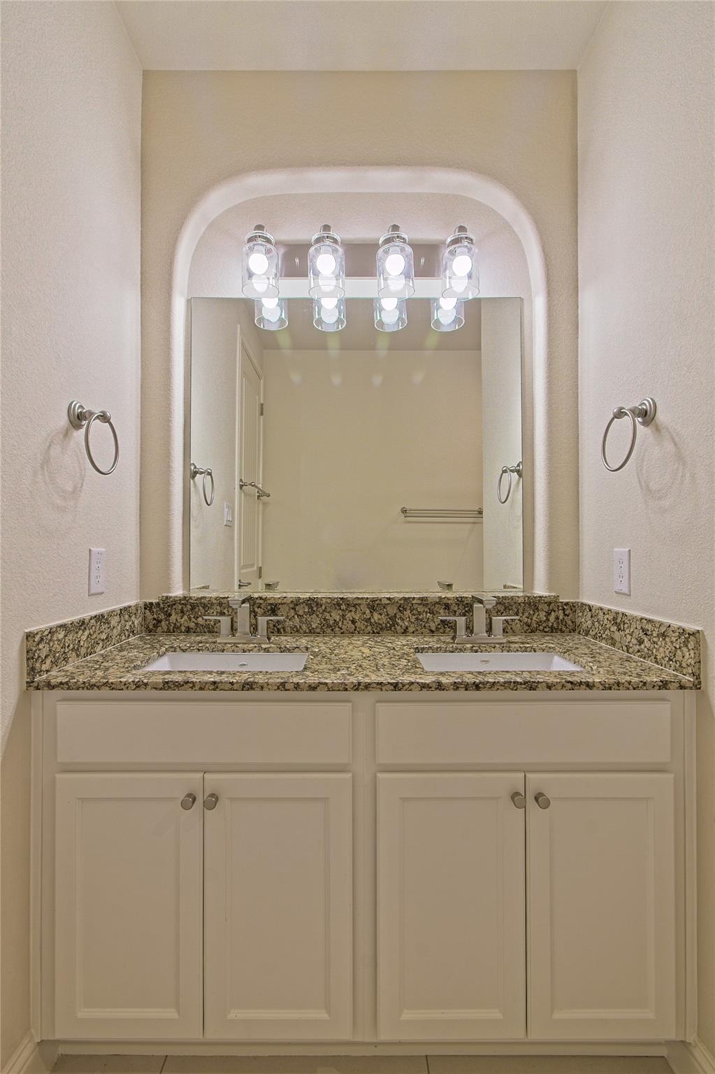 11201 Zimmerman Ln Property Photo 21