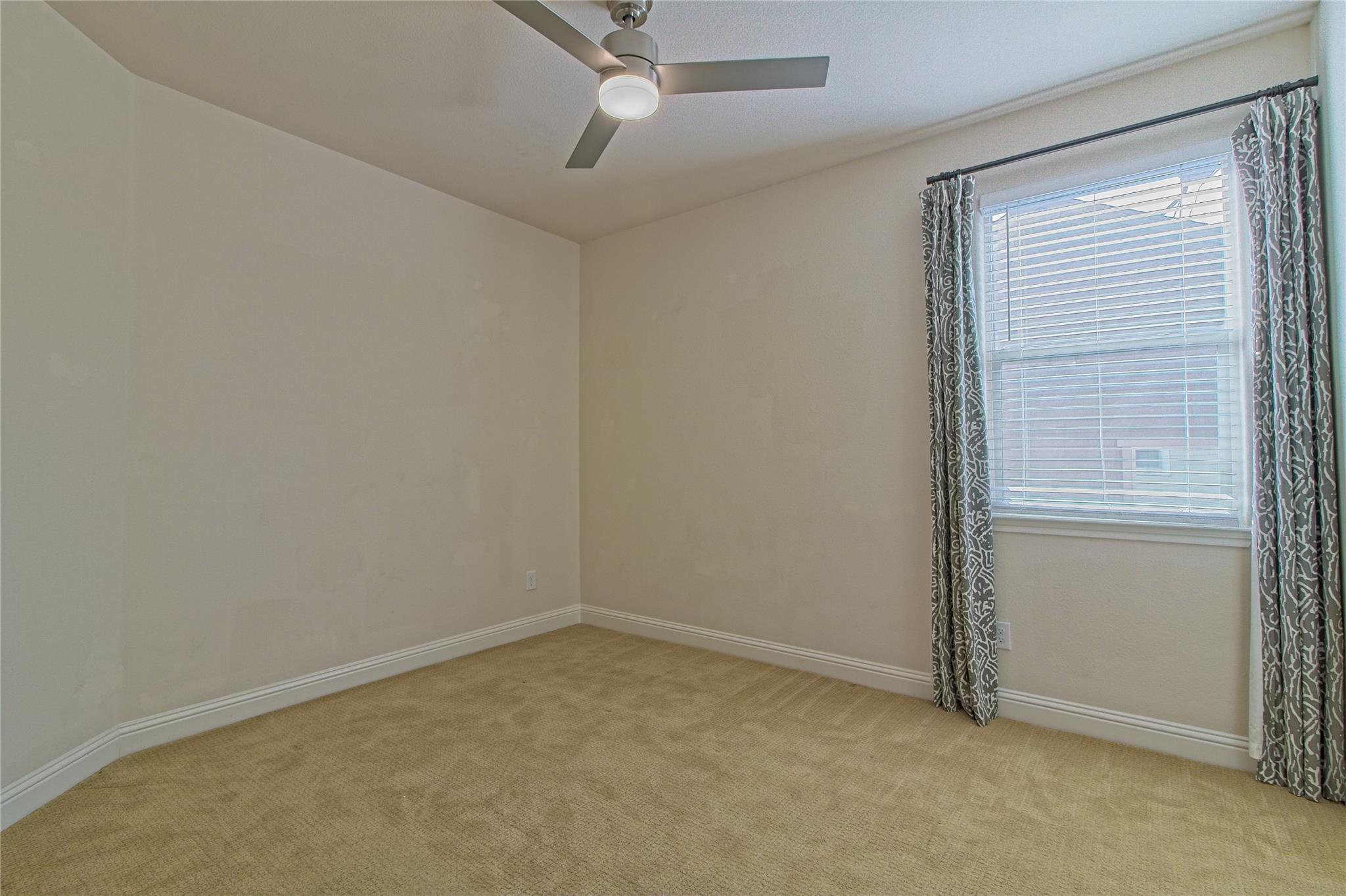 11201 Zimmerman Ln Property Photo 26