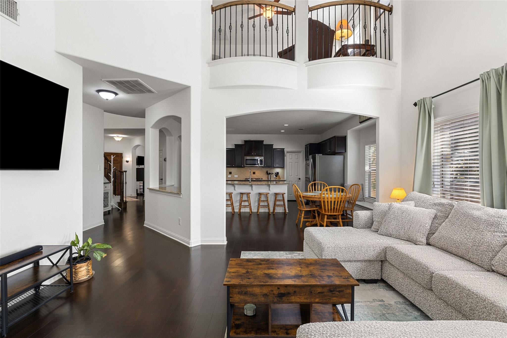 2474 Santa Barbara Loop Property Photo 9
