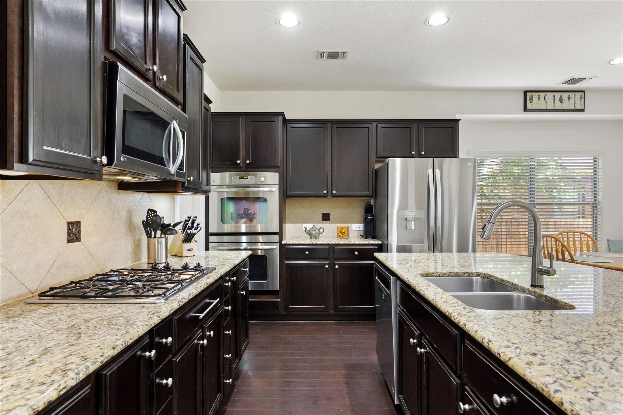 2474 Santa Barbara Loop Property Photo 10