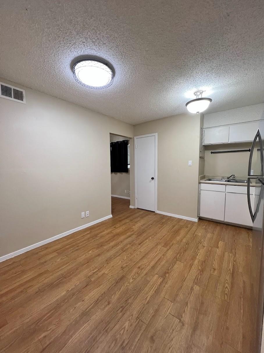 202 E 32 St #6 Property Photo 3
