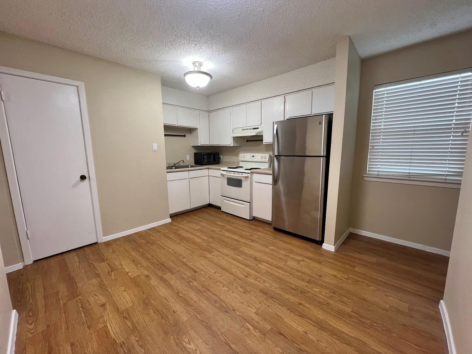 202 E 32 St #6 Property Photo 5
