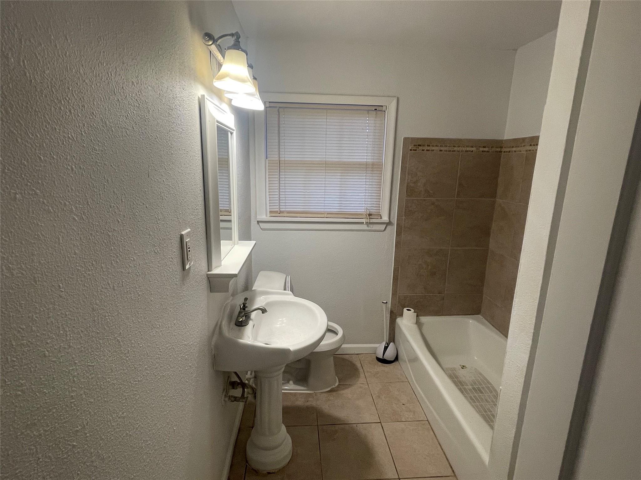 4512 Hank Ave Property Photo 6