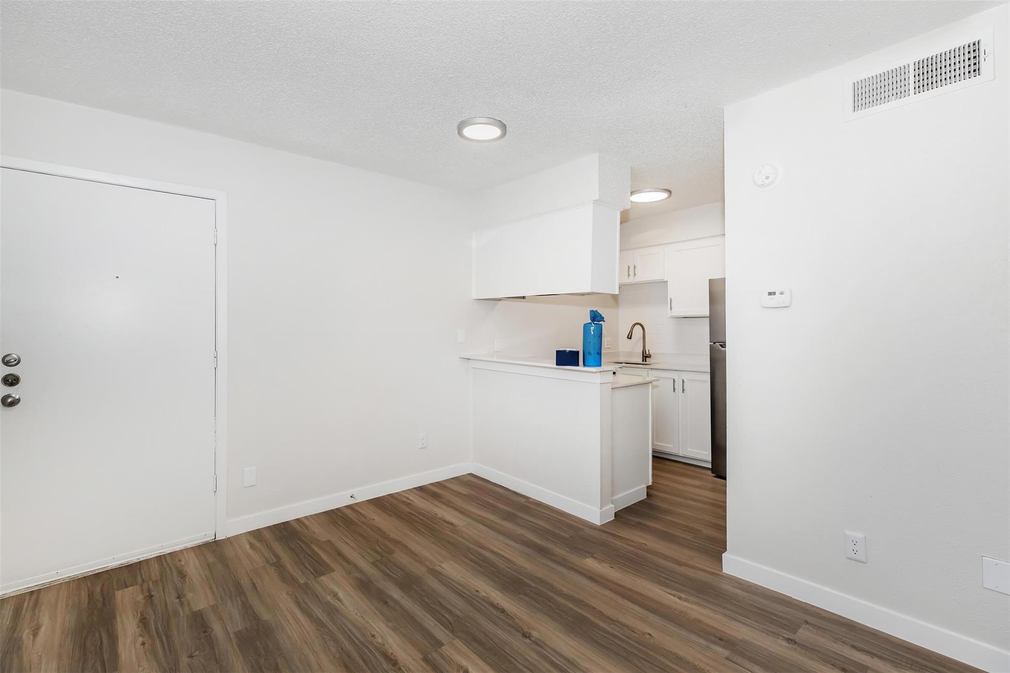 4415 Avenue B None #204 Property Photo 3