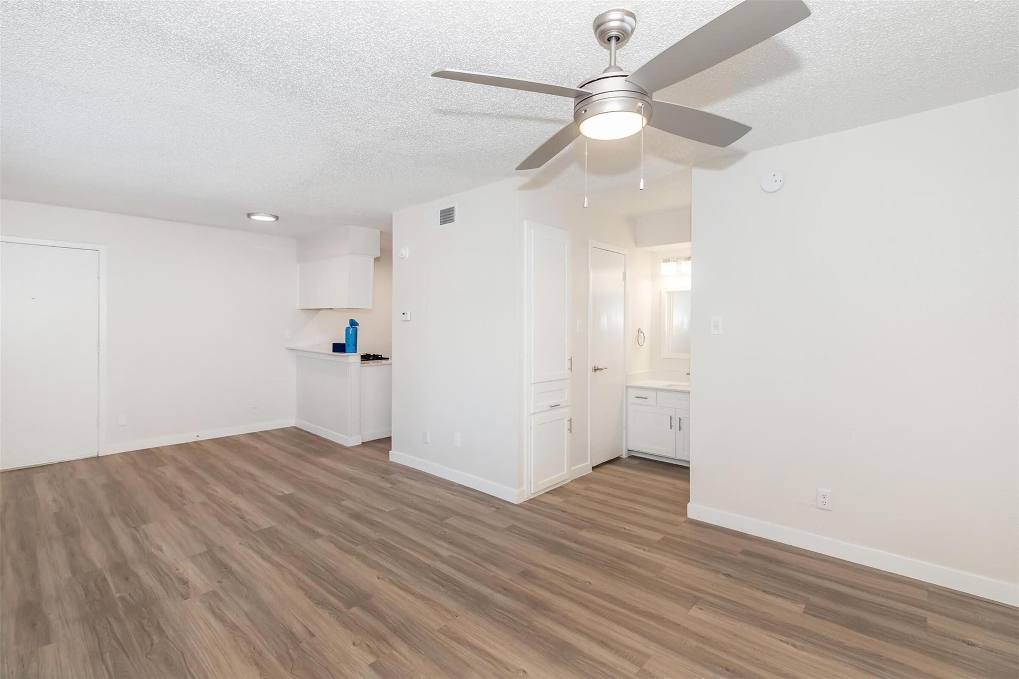 4415 Avenue B None #204 Property Photo 6