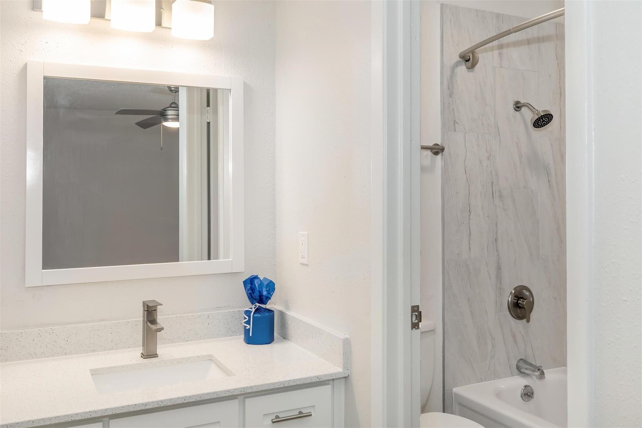 4415 Avenue B None #204 Property Photo 8