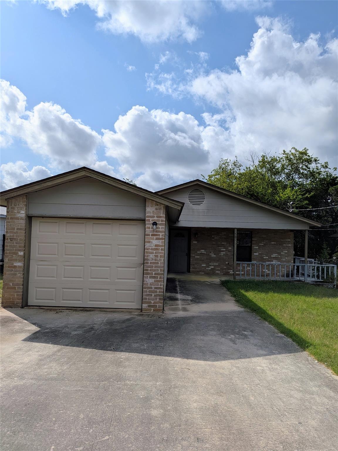 1507 Earle St Property Photo 1
