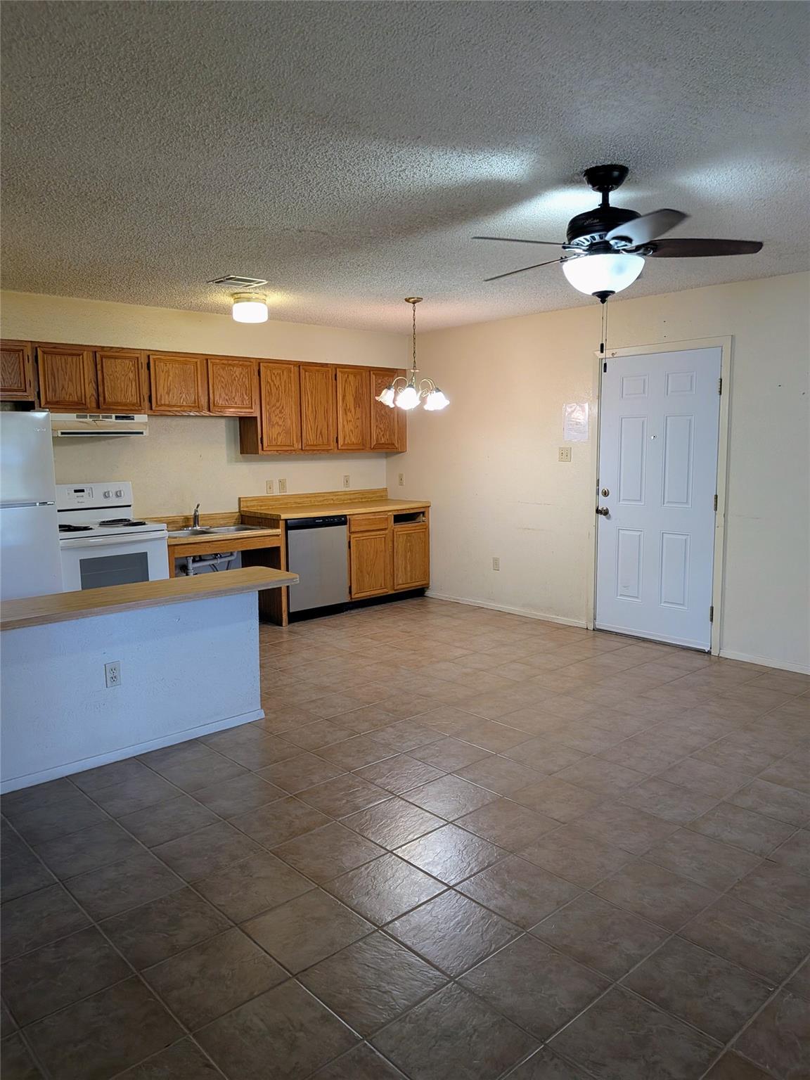 1507 Earle St Property Photo 3