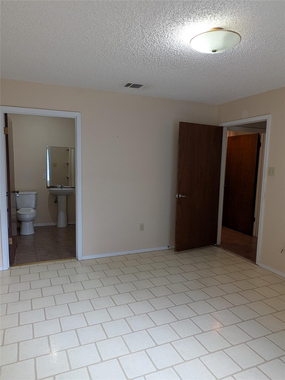 1507 Earle St Property Photo 12