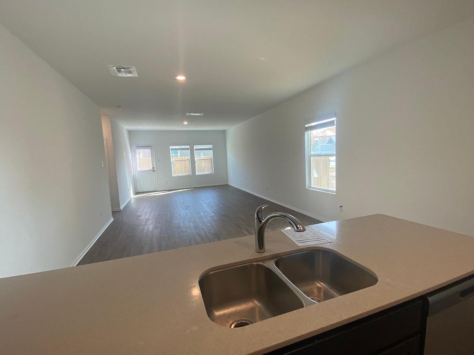 440 Gabbro Gdns Property Photo 16