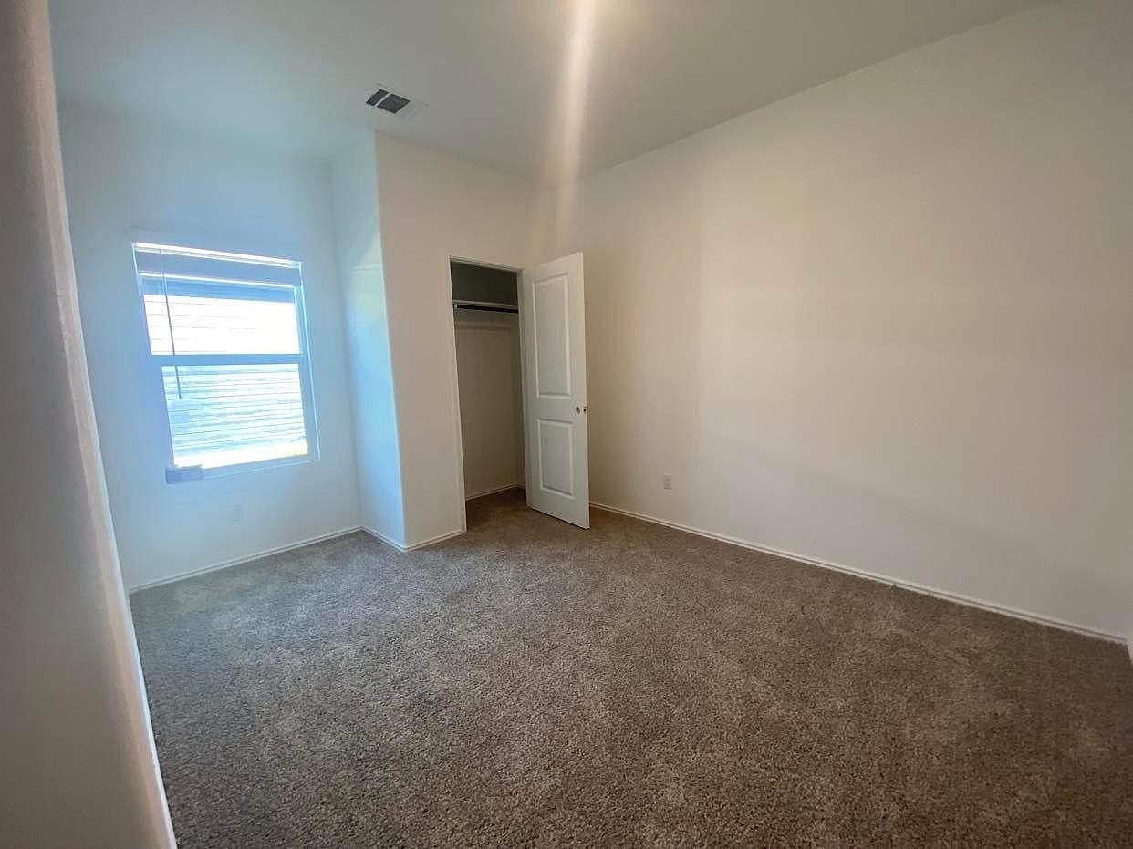 440 Gabbro Gdns Property Photo 17